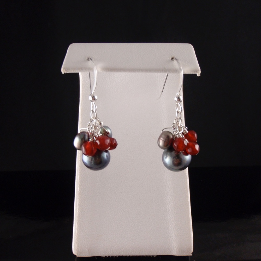 Gray pearl cluster earrings